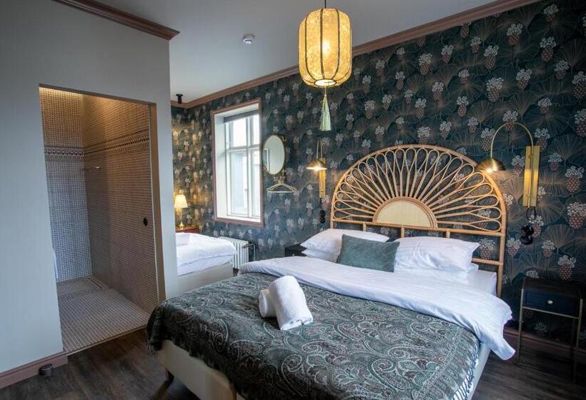 اتاق لوکس سه تخته, Siglunes