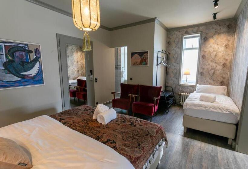 اتاق لوکس خانوادگی, Siglunes