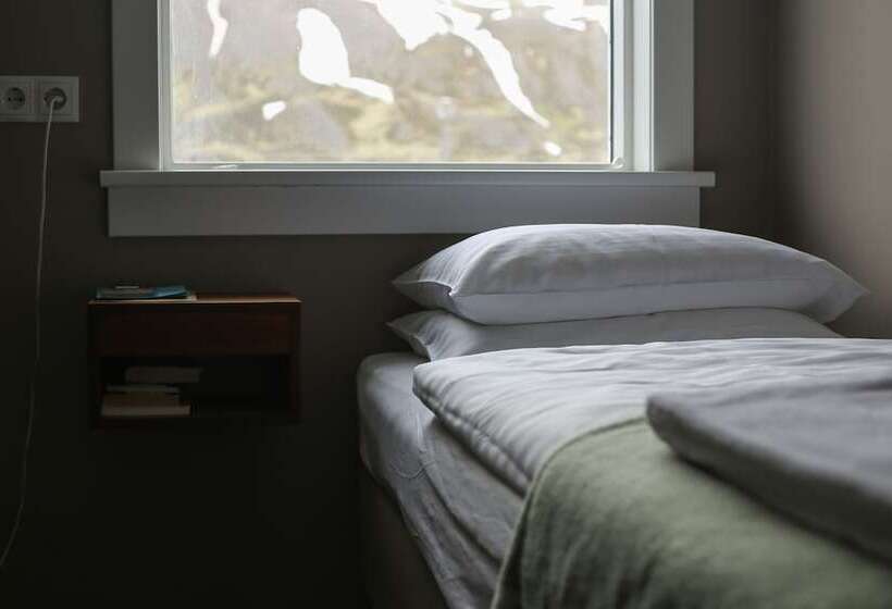 اتاق استاندارد یک تخته با سرویس بهداشتی مشترک, Siglunes