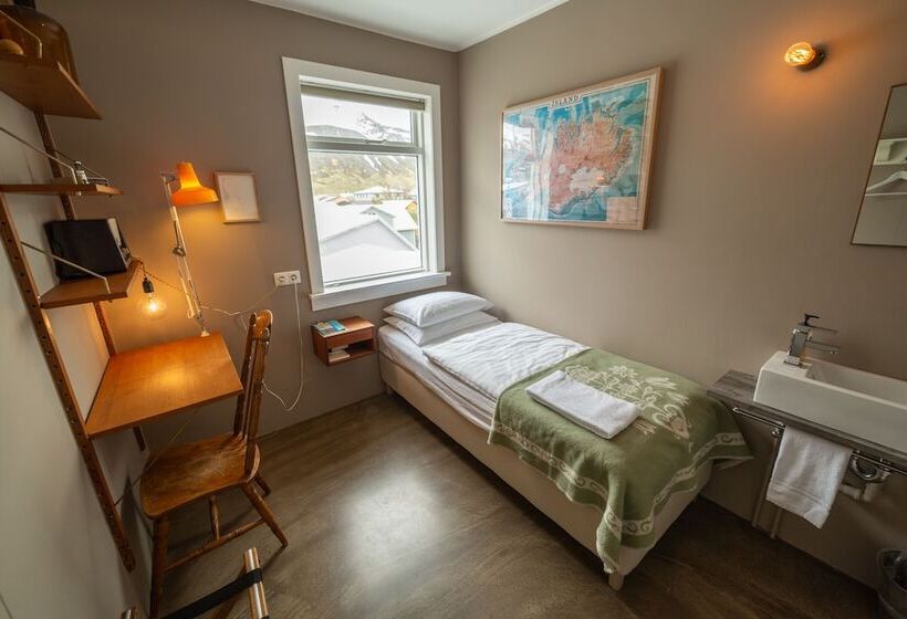 اتاق استاندارد یک تخته با سرویس بهداشتی مشترک, Siglunes