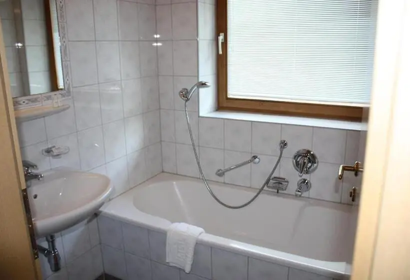 اتاق استاندارد, Pension Sattelkopf