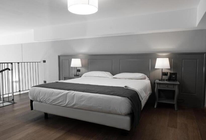 Négyágyas Deluxe Szoba, De Ville