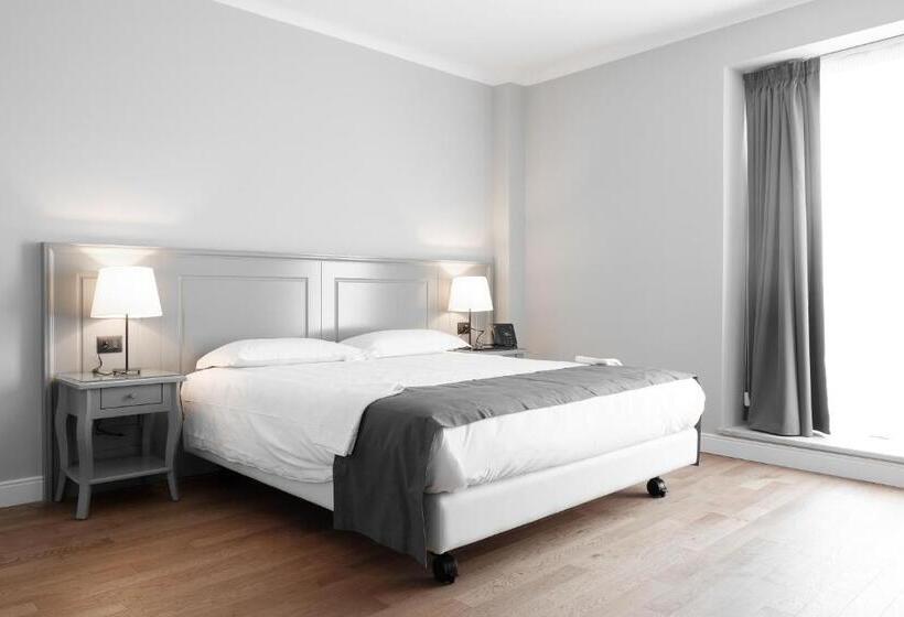 Deluxe Szoba, De Ville