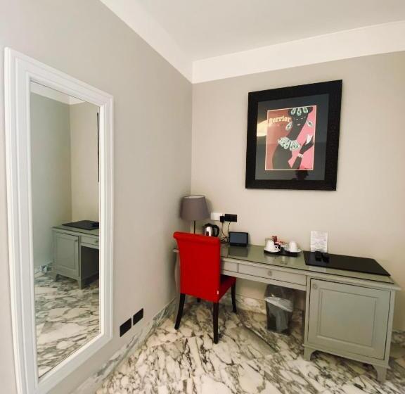 Deluxe Szoba, De Ville