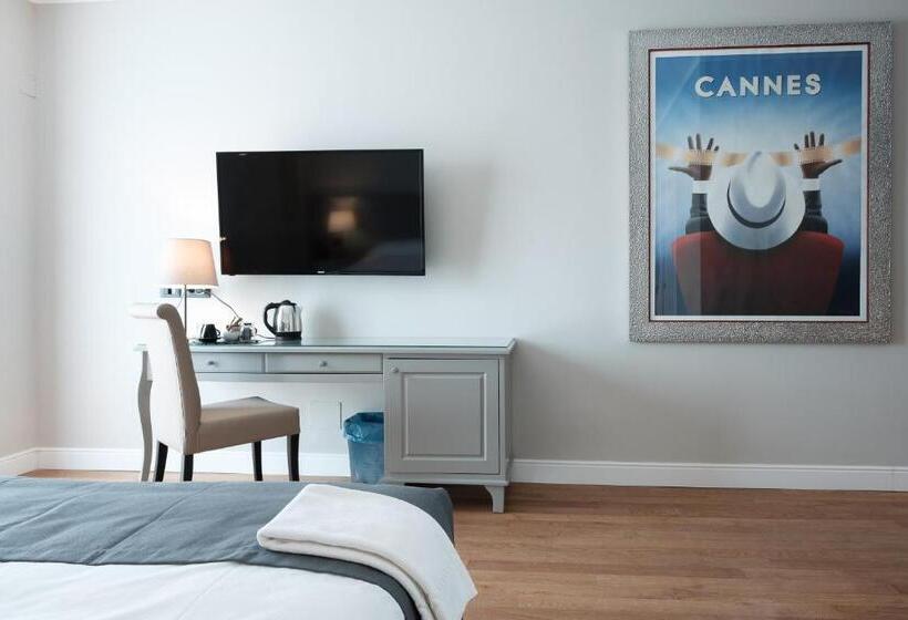 Standard Szoba King Size Bed, De Ville