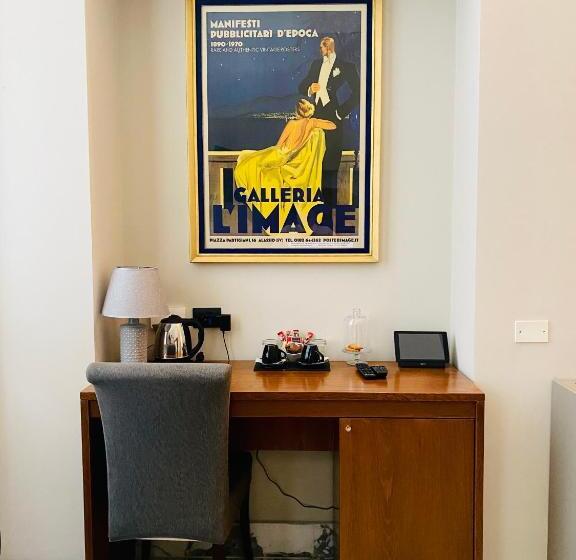 اتاق استاندارد با تخت بزرگ, De Ville