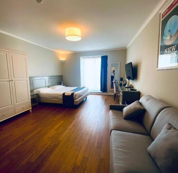 Háromágyas Deluxe Szoba, De Ville