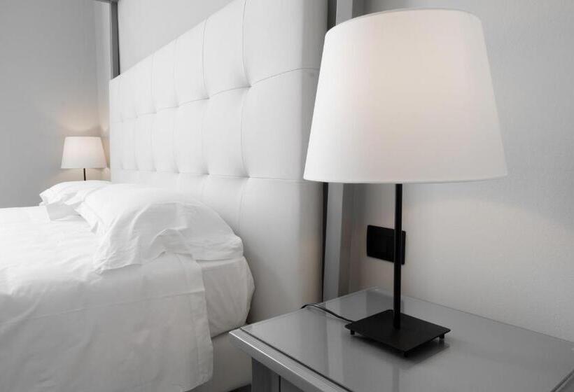 اتاق سوپریور, De Ville