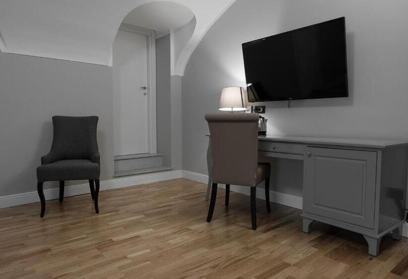 Háromágyas Executive Szoba, De Ville