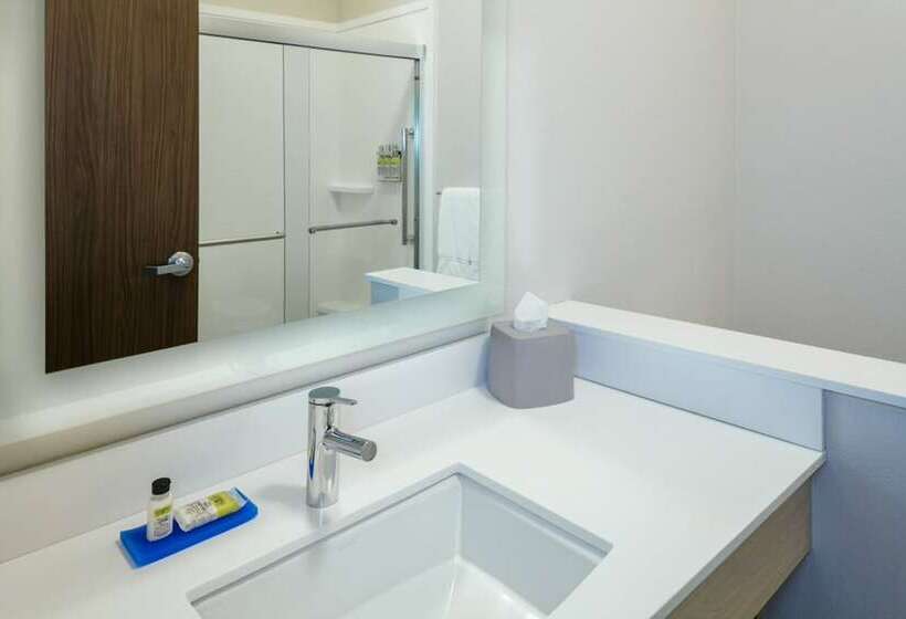 סוויטה, Holiday Inn Express & Suites Medford, An Ihg