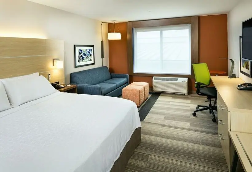 身障者適用スイートルーム, Holiday Inn Express & Suites   Medford, An Ihg
