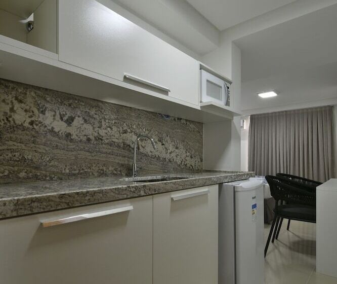디럭스 룸, Littoral Gold Flat