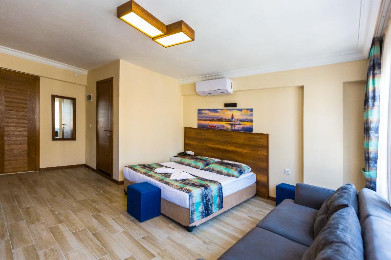 패밀리 룸, Old Town Boutique