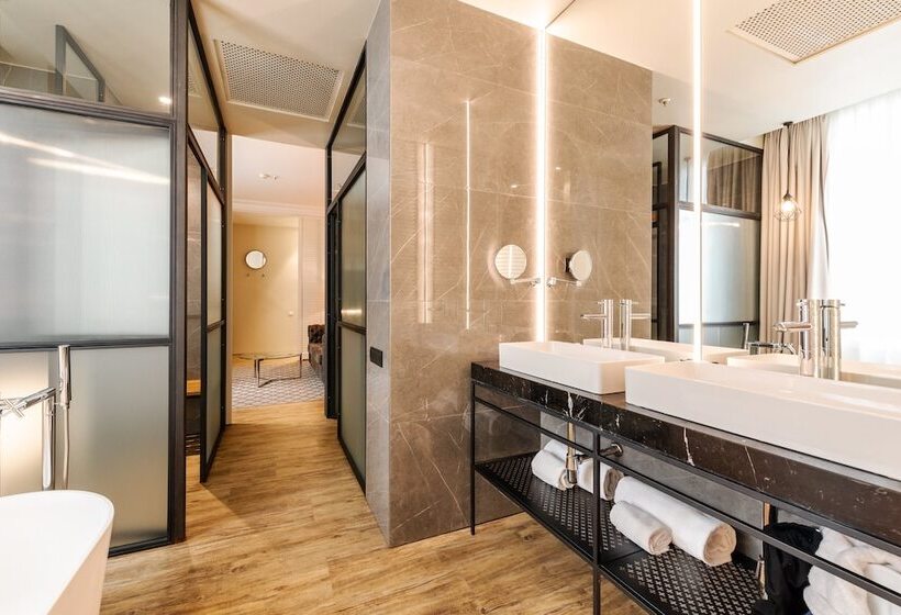 Люкс, Pestana Plaza Mayor Madrid