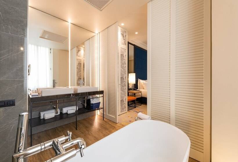 Люкс, Pestana Plaza Mayor Madrid