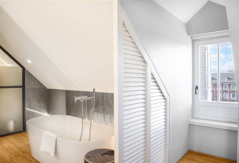 Люкс, Pestana Plaza Mayor Madrid