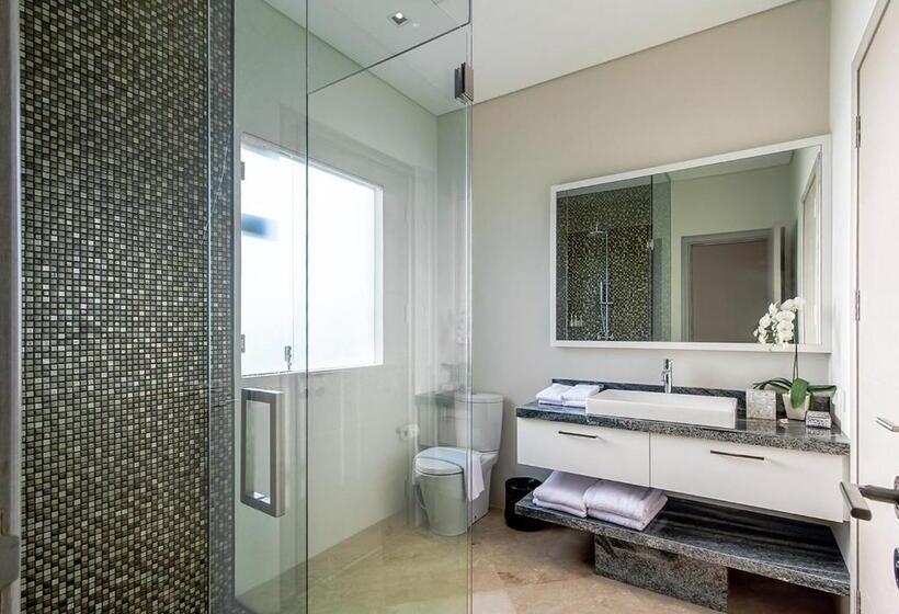 شقة دور أخير غرفة نوم واحدة, The Double View Mansions Bali