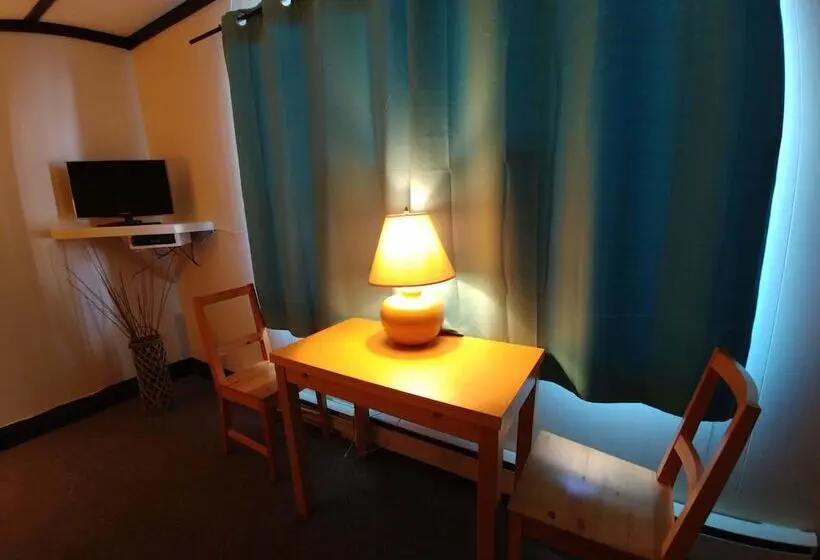 スイート, Dwight Riverside Inn