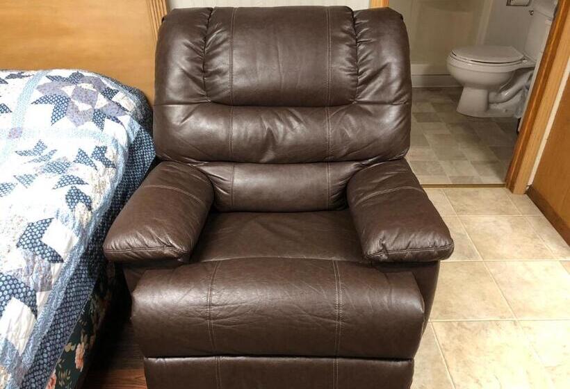 غرفة ديلوكس, Town N  Country Motel