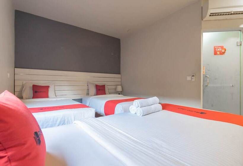 家庭间, Reddoorz Plus Near Asia Afrika 3