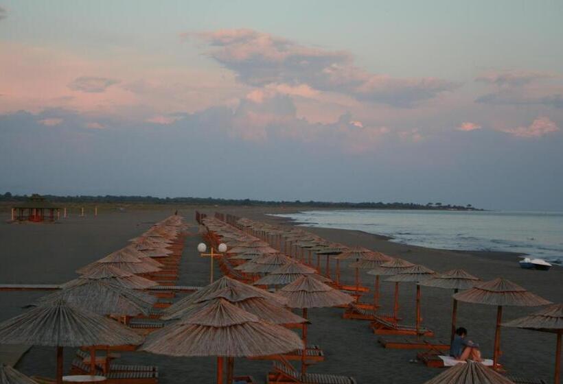 اتاق استاندارد سه نفره, Rooms Molabeciri