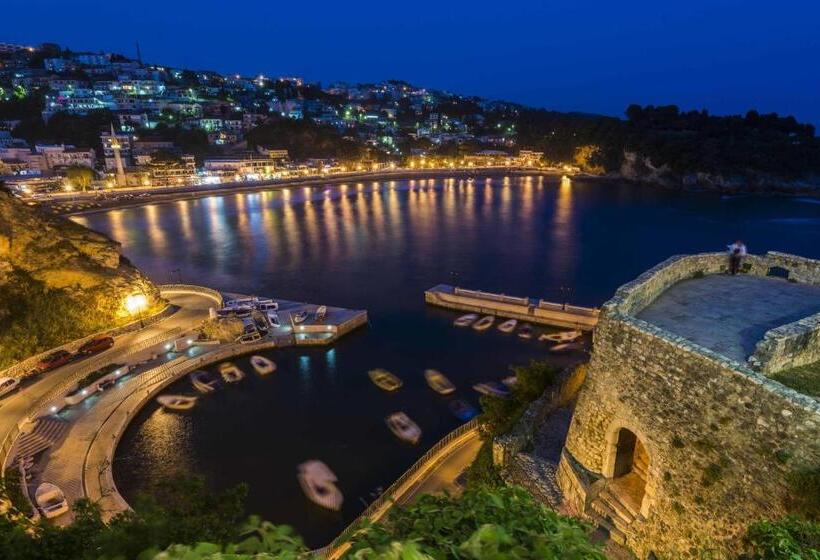 اتاق استاندارد سه نفره, Rooms Molabeciri