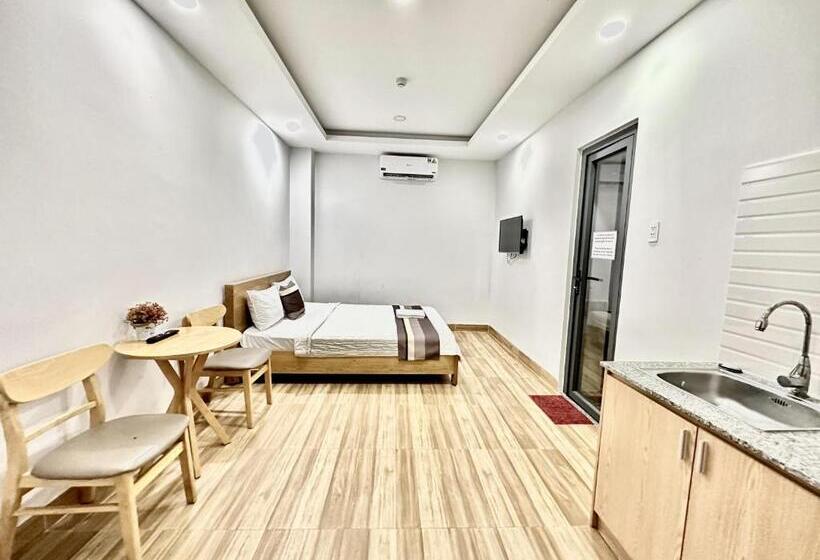 اتاق استاندارد, The Jade Hotel Near Tan Son Nhat Airport