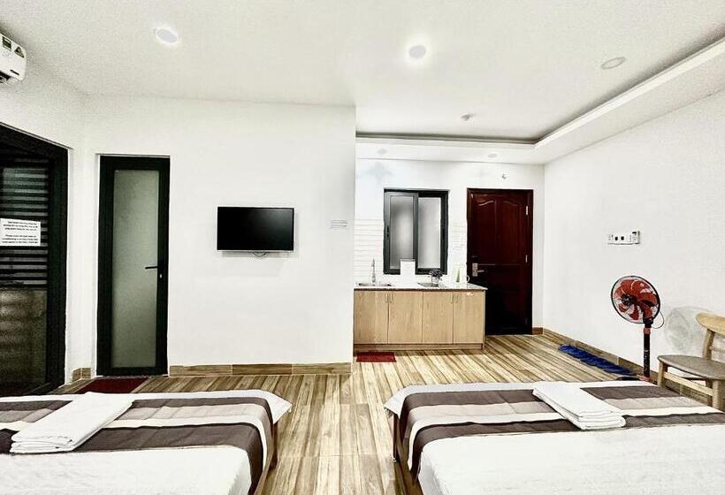 سوییت خانوادگی, The Jade Hotel Near Tan Son Nhat Airport