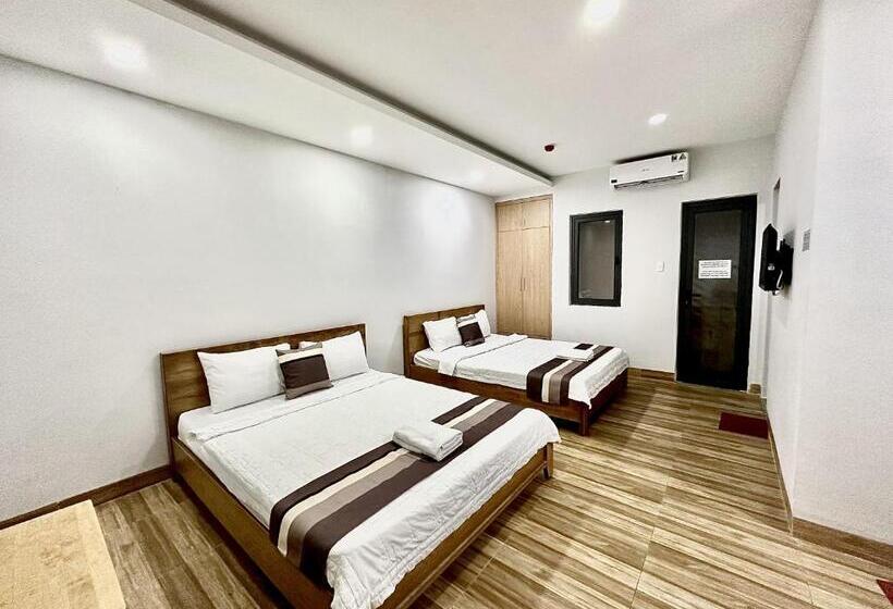 سوییت خانوادگی, The Jade Hotel Near Tan Son Nhat Airport