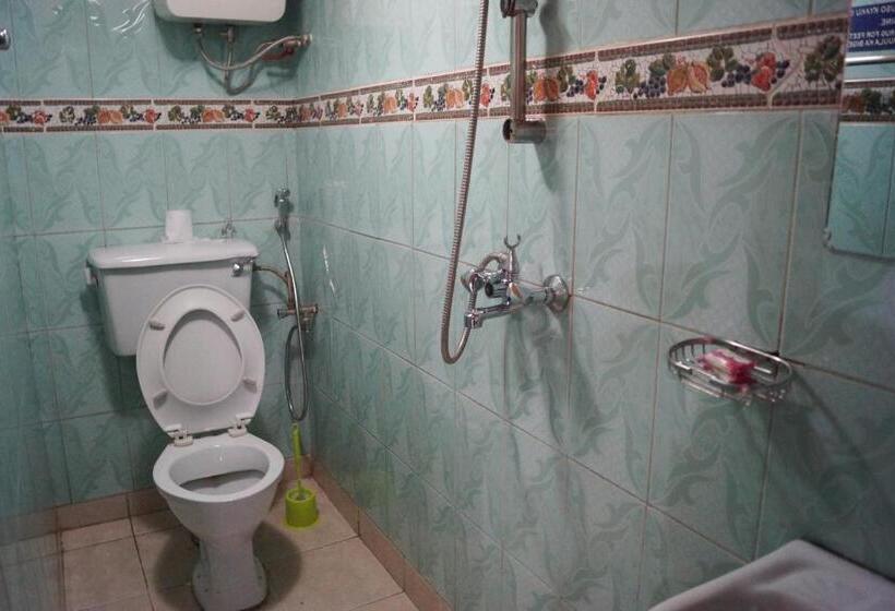 اتاق استاندارد یک نفره, Vision Hotel Kampala