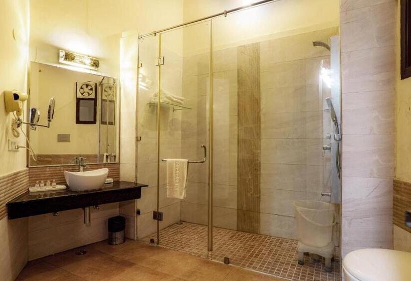 سوییت سوپریور, Corbett Panorama Resort