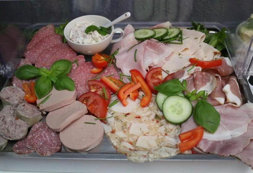 标准间, Altstadtcafé Und Pension