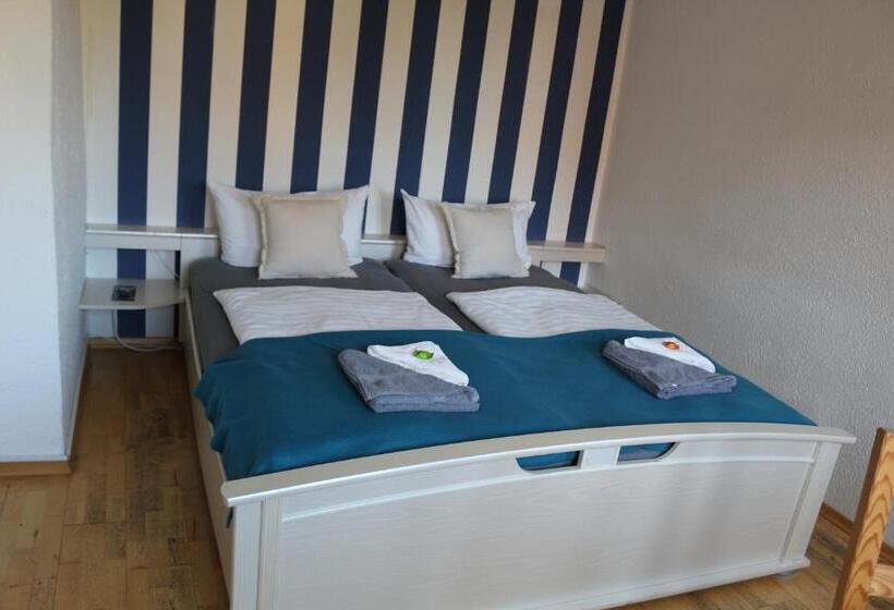 家庭间, Altstadtcafé Und Pension