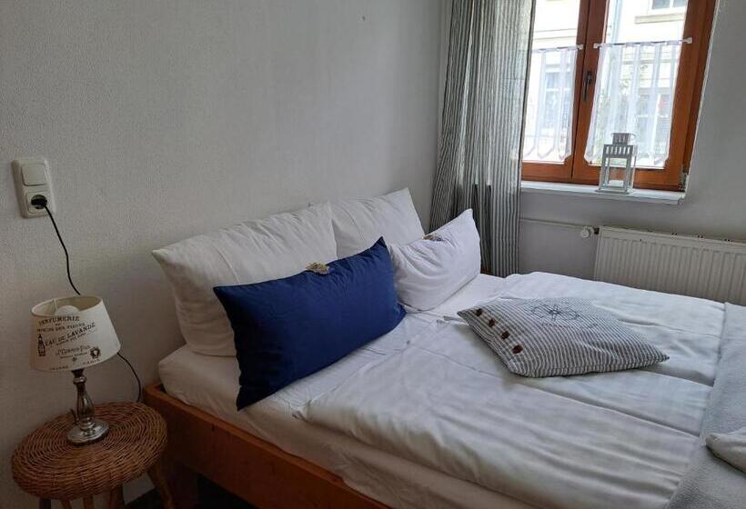 Апартаменты 1 Спальня Нижний Этаж, Altstadtcafé Und Pension