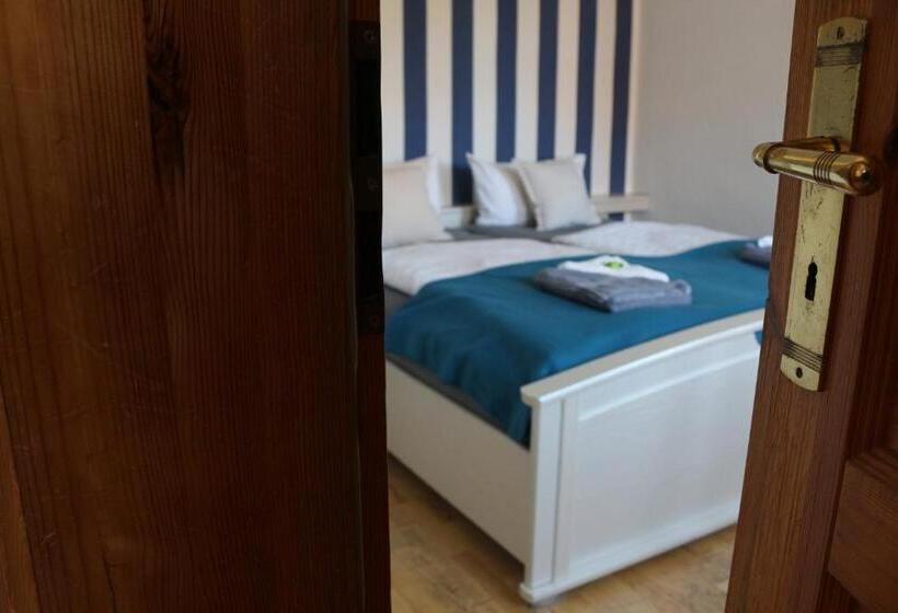 Семейный Номер, Altstadtcafé Und Pension