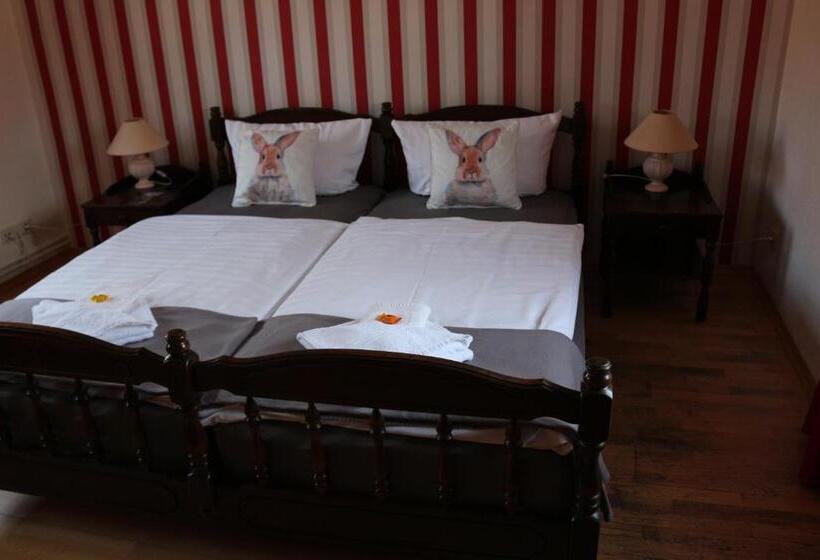 标准间, Altstadtcafé Und Pension