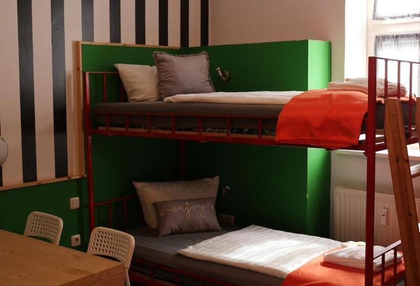 家庭间, Altstadtcafé Und Pension