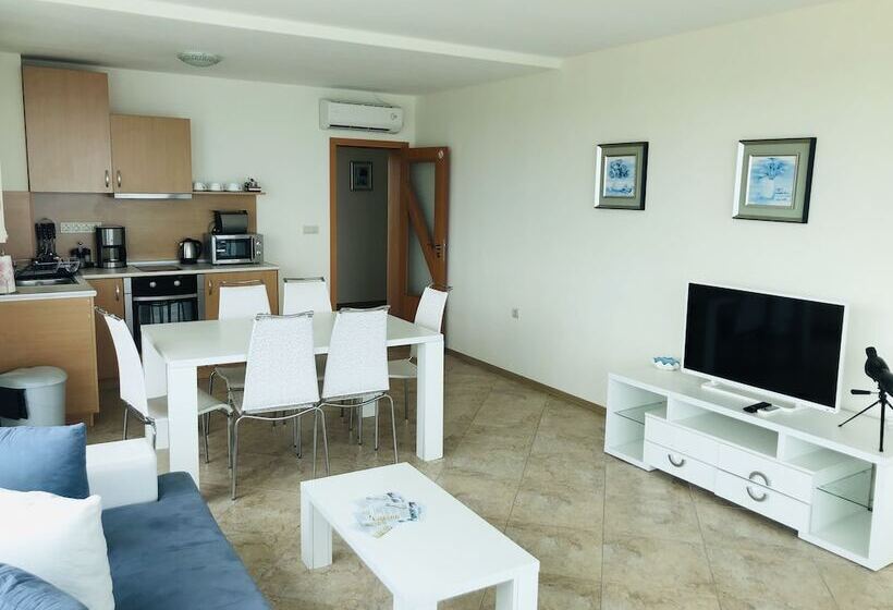 带2个卧室带海景的公寓, Calithea Complex