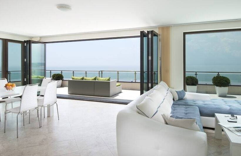 带海景及1个卧室的复式公寓, Calithea Complex