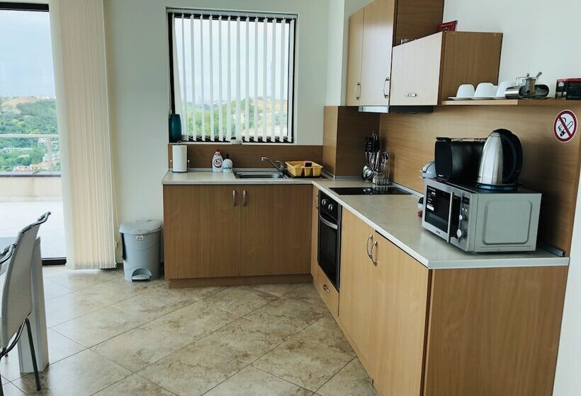 阁楼房, Calithea Complex