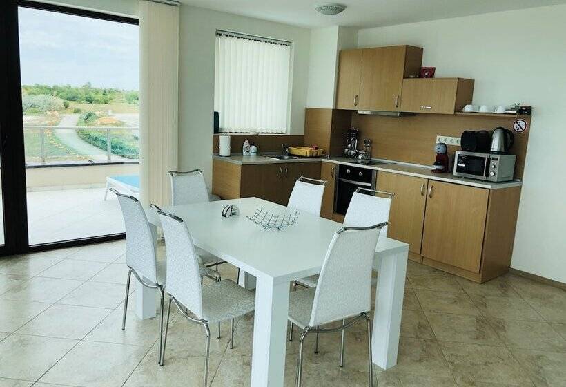 Пентхаус, Calithea Complex