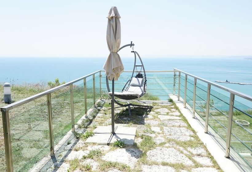 舒适两卧公寓, Calithea Complex