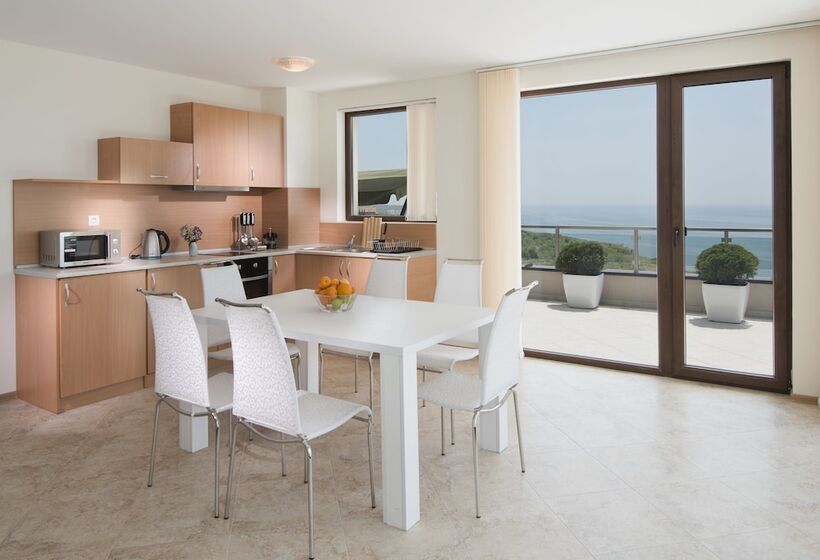 带海景及1个卧室的复式公寓, Calithea Complex