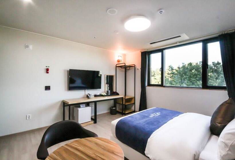 スタンダードルーム, Cm Park