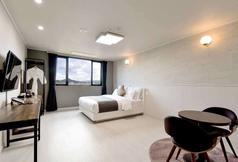 デラックスルーム, Cm Park