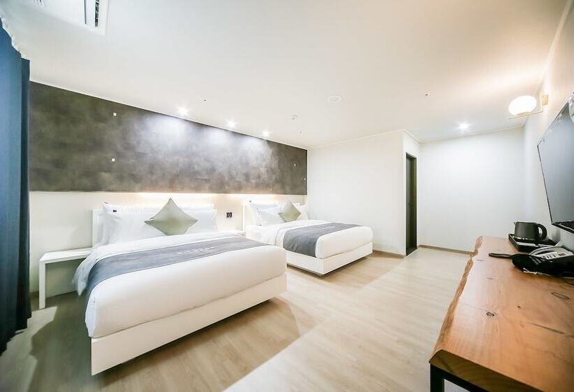 ロイヤルスイート, Cm Park