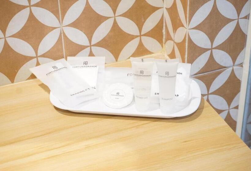 חדר סטנדרט עם מיטת קינג, Fortunagrande Jember