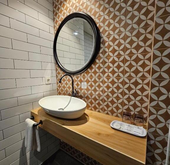 חדר סטנדרט עם מיטת קינג, Fortunagrande Jember