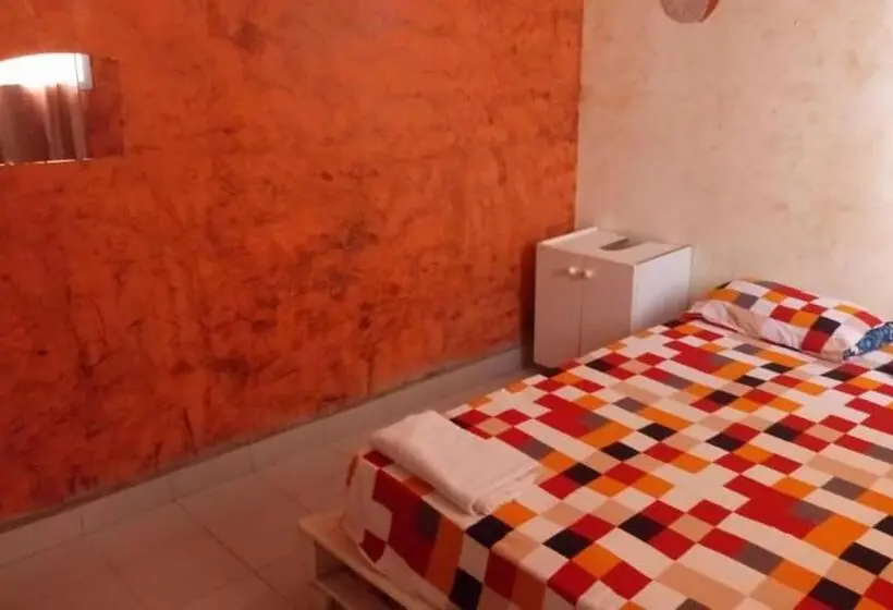 اتاق استاندارد با سرویس بهداشتی مشترک, Dakar International House