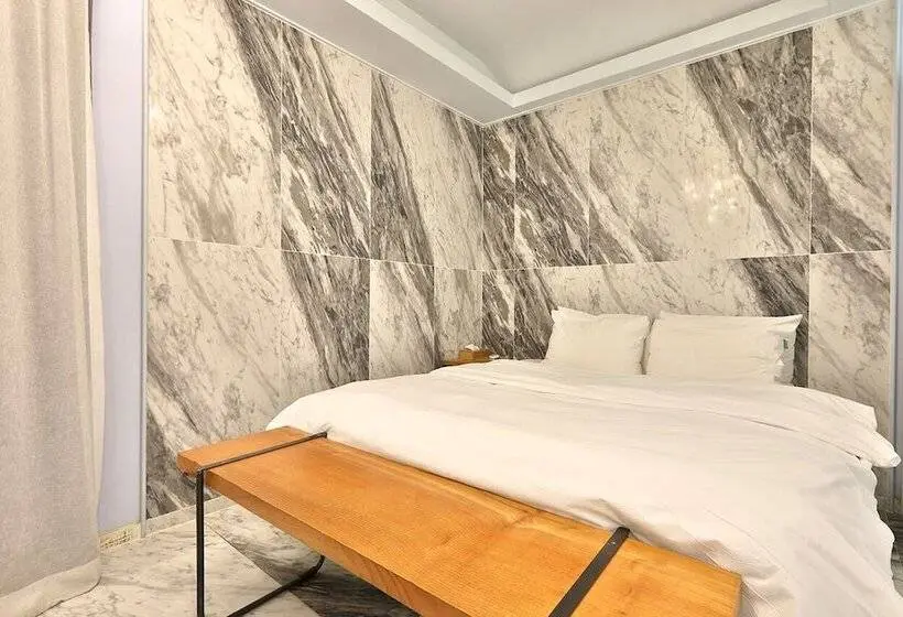 スイート, February Hotel Gimhae